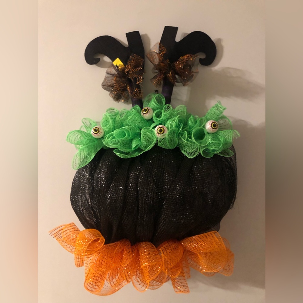 Cauldron Halloween wreath